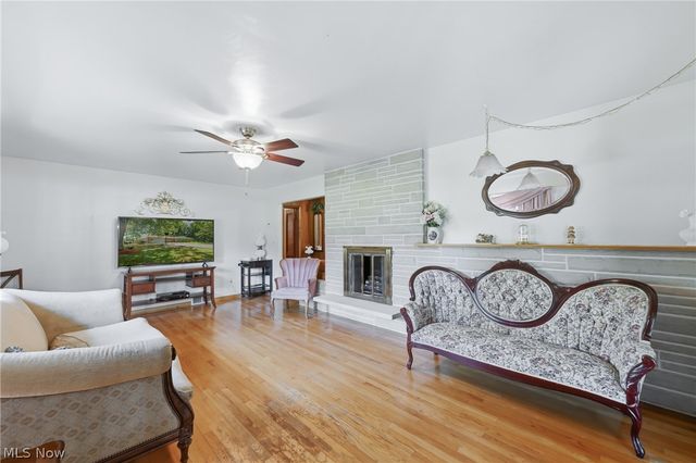 7207 Lee Road NE, Brookfield, OH 44403