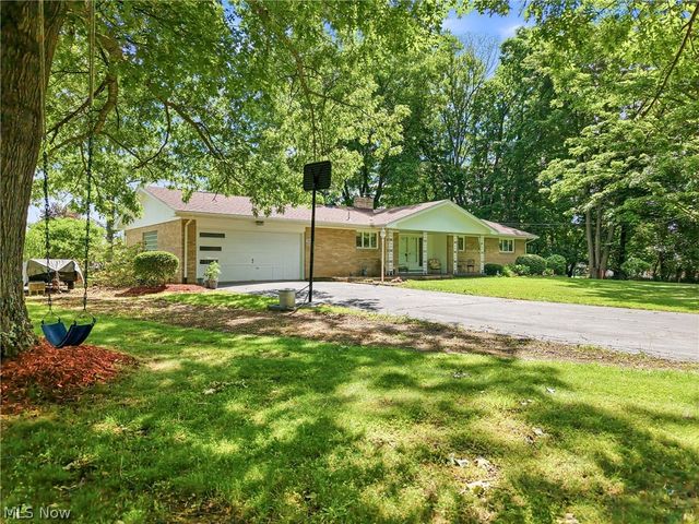 7207 Lee Road NE, Brookfield, OH 44403