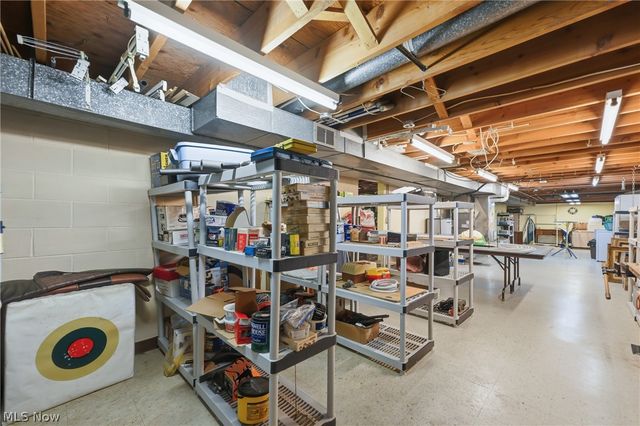 7207 Lee Road NE, Brookfield, OH 44403