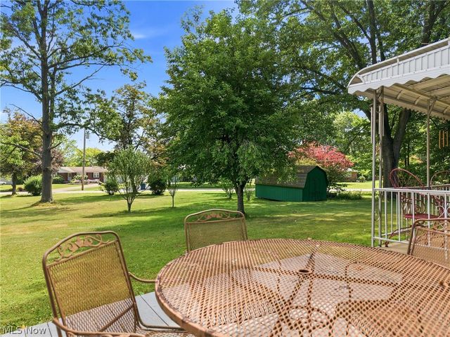 7207 Lee Road NE, Brookfield, OH 44403