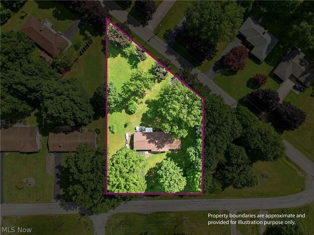 7207 Lee Road NE, Brookfield, OH 44403