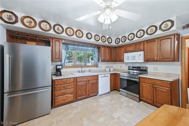 7207 Lee Road NE, Brookfield, OH 44403
