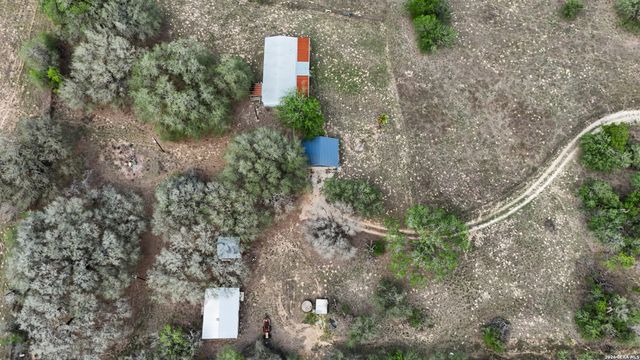 157 County Road 157, Floresville, TX 78114