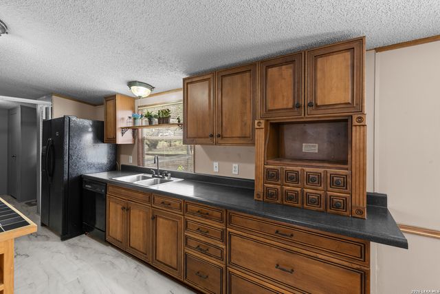 157 County Road 157, Floresville, TX 78114