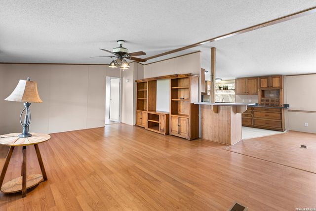 157 County Road 157, Floresville, TX 78114