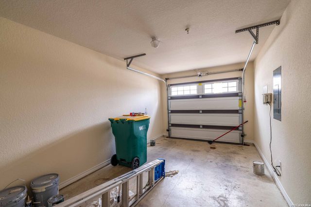 1113 PANIOLO DR, Boerne, TX 78006