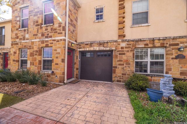 1113 PANIOLO DR, Boerne, TX 78006