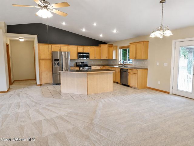 2104 W Evening Star RD, Post Falls, ID 83854