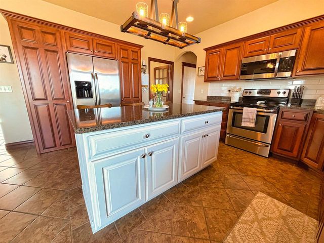1213 NATURE TRAIL DRIVE, Neenah, WI 54956