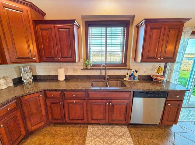 1213 NATURE TRAIL DRIVE, Neenah, WI 54956