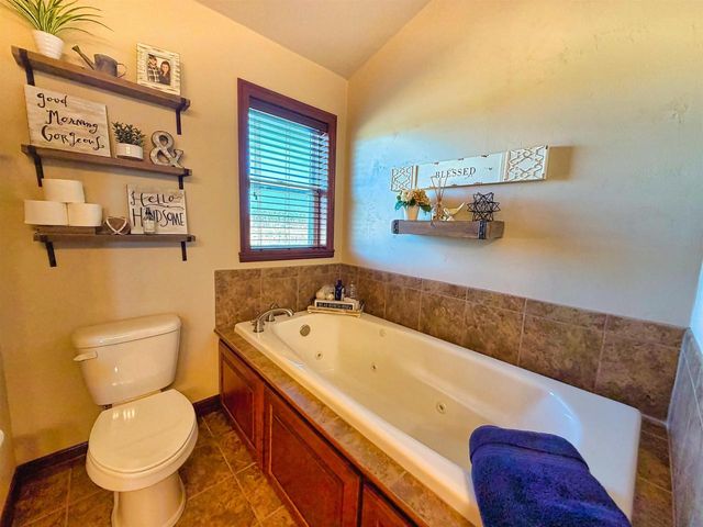 1213 NATURE TRAIL DRIVE, Neenah, WI 54956