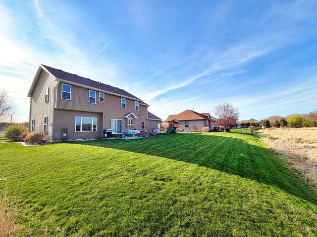 1213 NATURE TRAIL DRIVE, Neenah, WI 54956
