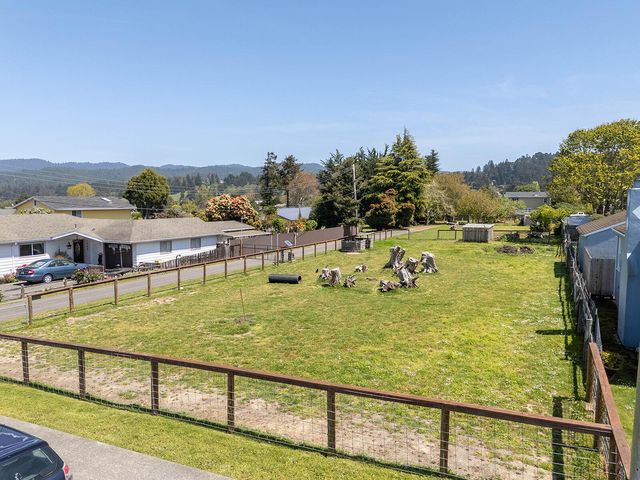 1745 Thelma Street, Fortuna, CA 95540