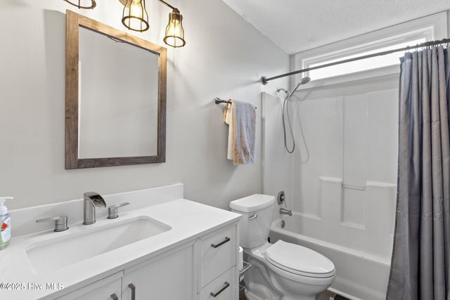 510 Greenfield Place, Sneads Ferry, NC 28460
