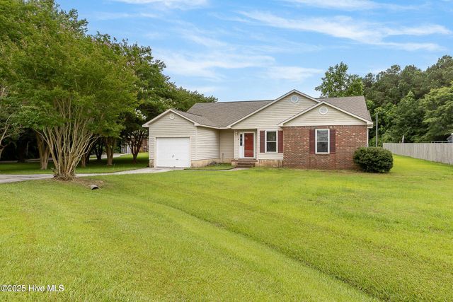 510 Greenfield Place, Sneads Ferry, NC 28460