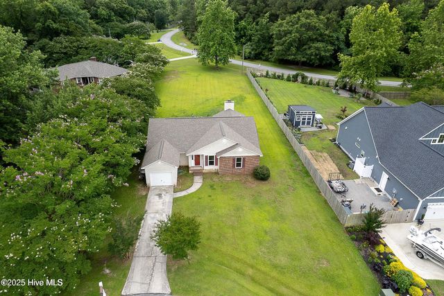 510 Greenfield Place, Sneads Ferry, NC 28460