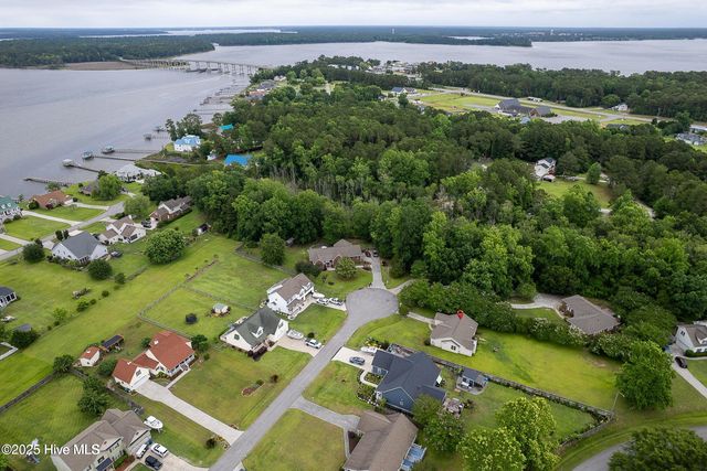 510 Greenfield Place, Sneads Ferry, NC 28460