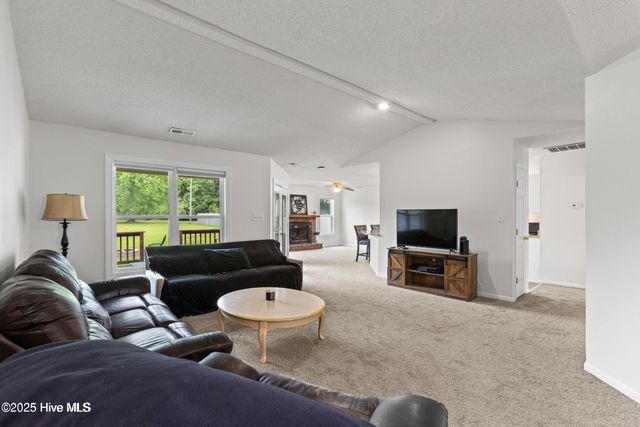 510 Greenfield Place, Sneads Ferry, NC 28460