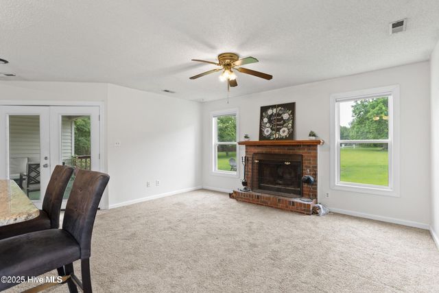 510 Greenfield Place, Sneads Ferry, NC 28460