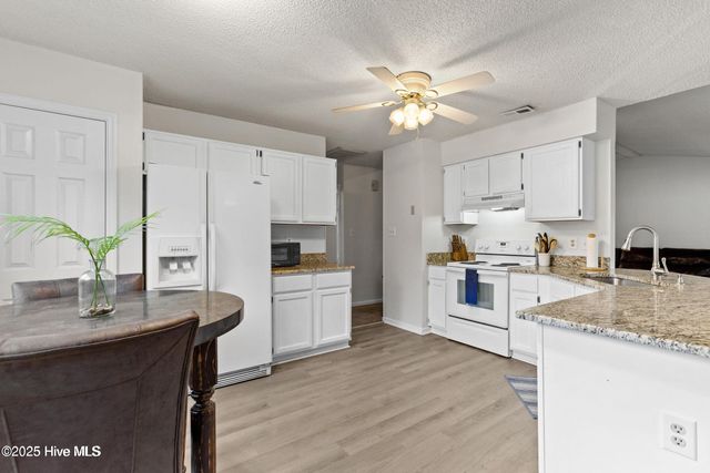 510 Greenfield Place, Sneads Ferry, NC 28460