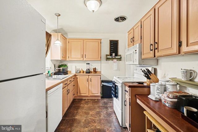 1412 SPRINGDALE RD, York, PA 17403