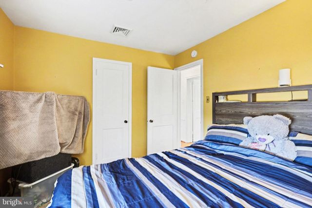 1412 SPRINGDALE RD, York, PA 17403