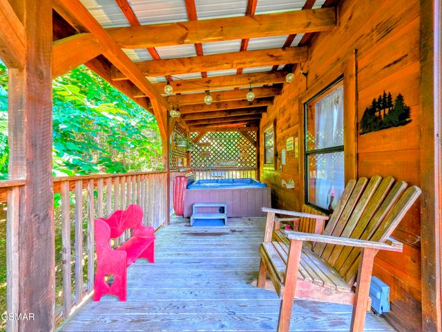 2010 Bird Ridge Road, Sevierville, TN 37876