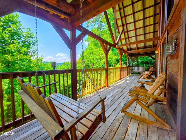2010 Bird Ridge Road, Sevierville, TN 37876