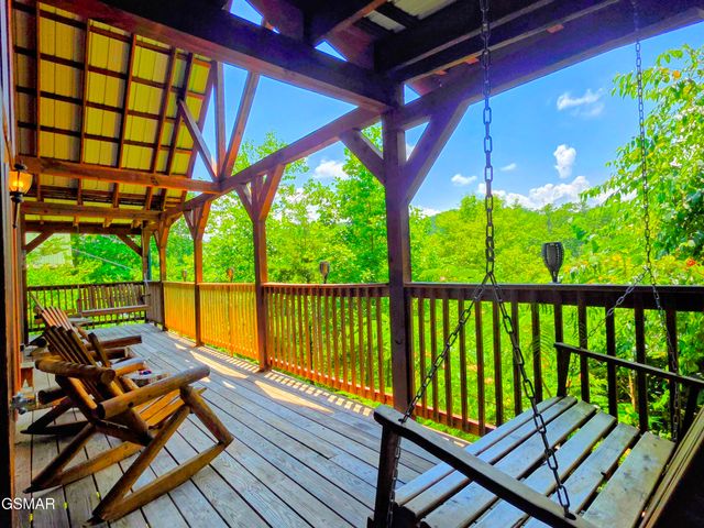 2010 Bird Ridge Road, Sevierville, TN 37876