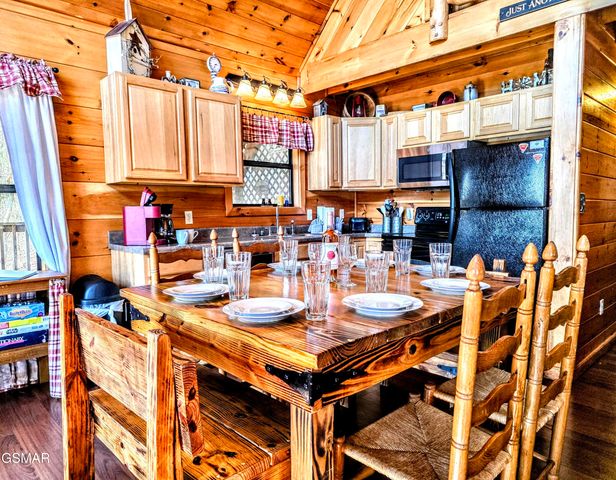 2010 Bird Ridge Road, Sevierville, TN 37876