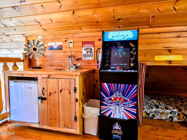 2010 Bird Ridge Road, Sevierville, TN 37876