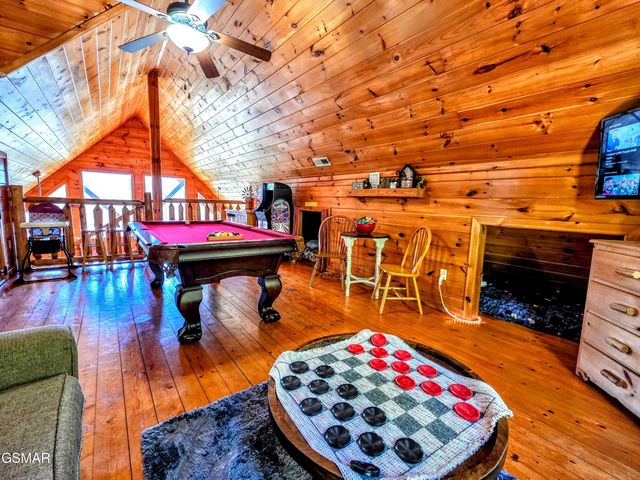 2010 Bird Ridge Road, Sevierville, TN 37876