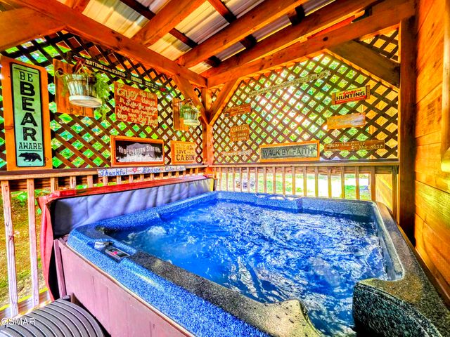 2010 Bird Ridge Road, Sevierville, TN 37876