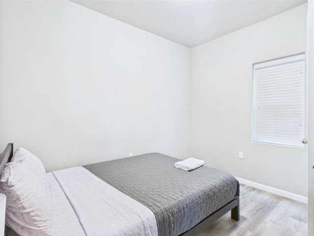 911 W 22nd ST 302, Austin, TX 78705