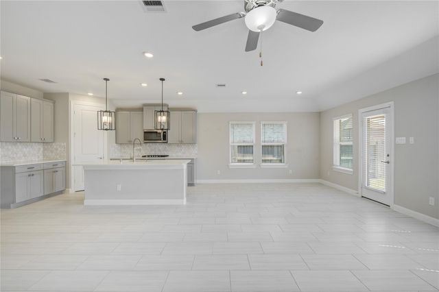 2618 Summer Indigo Trail, Pearland, TX 77089