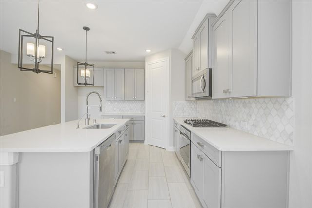 2618 Summer Indigo Trail, Pearland, TX 77089