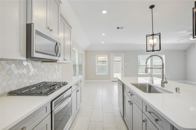 2618 Summer Indigo Trail, Pearland, TX 77089