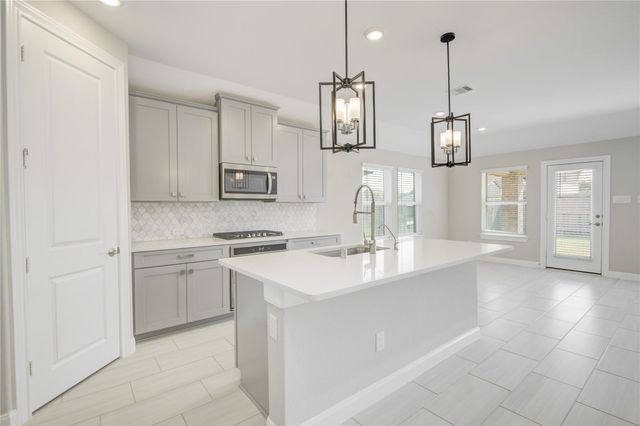 2618 Summer Indigo Trail, Pearland, TX 77089