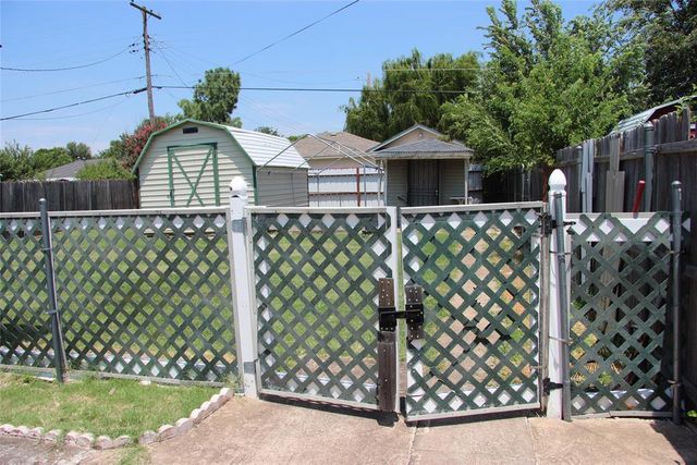 945 SW 51st Street, Oklahoma City, OK 73109