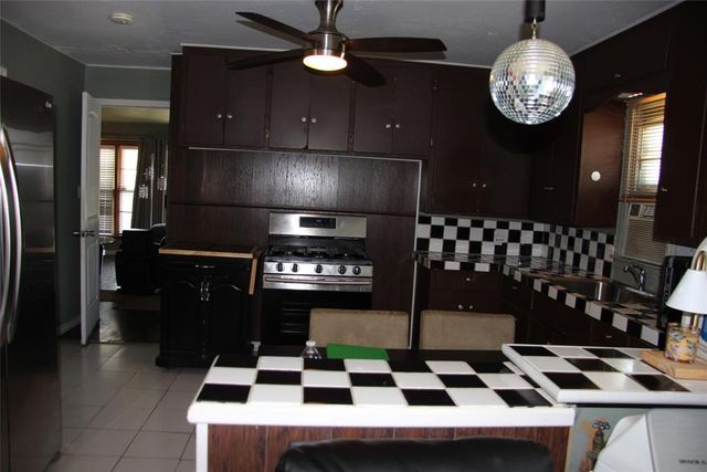 945 SW 51st Street, Oklahoma City, OK 73109