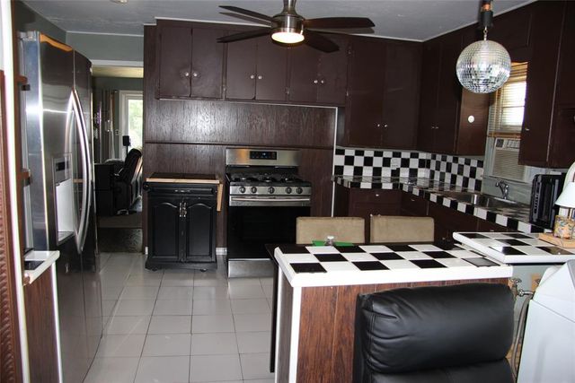 945 SW 51st Street, Oklahoma City, OK 73109