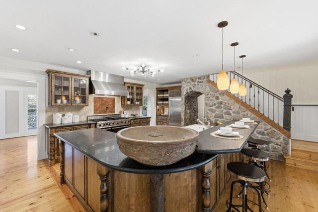 1353 Edgewood Road, Redwood City, CA 94062