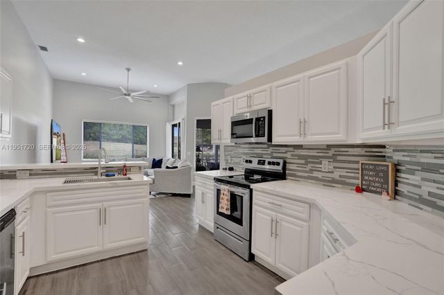 8795 NW 76th Pl, Tamarac, FL 33321