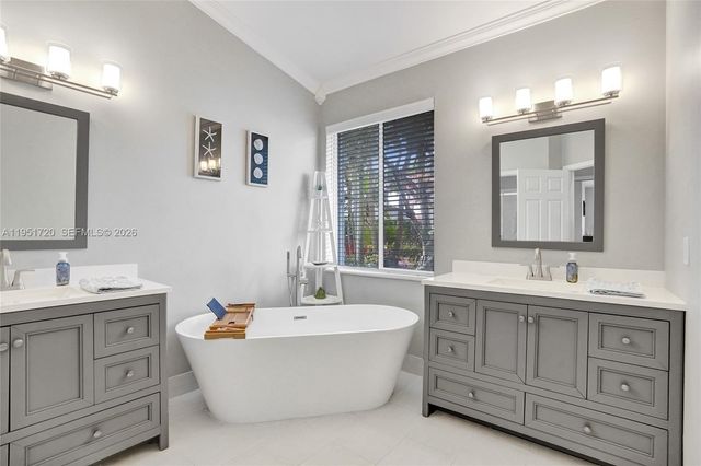 8795 NW 76th Pl, Tamarac, FL 33321