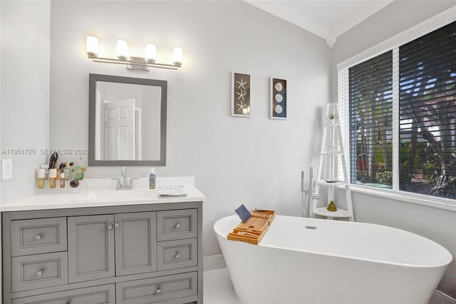 8795 NW 76th Pl, Tamarac, FL 33321