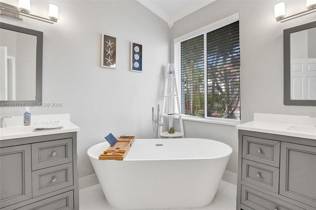 8795 NW 76th Pl, Tamarac, FL 33321