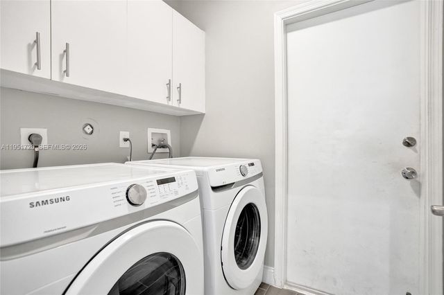 8795 NW 76th Pl, Tamarac, FL 33321