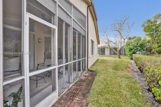 8795 NW 76th Pl, Tamarac, FL 33321