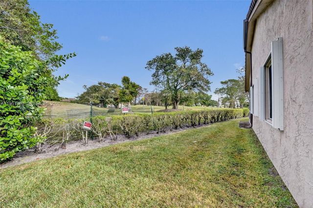 8795 NW 76th Pl, Tamarac, FL 33321