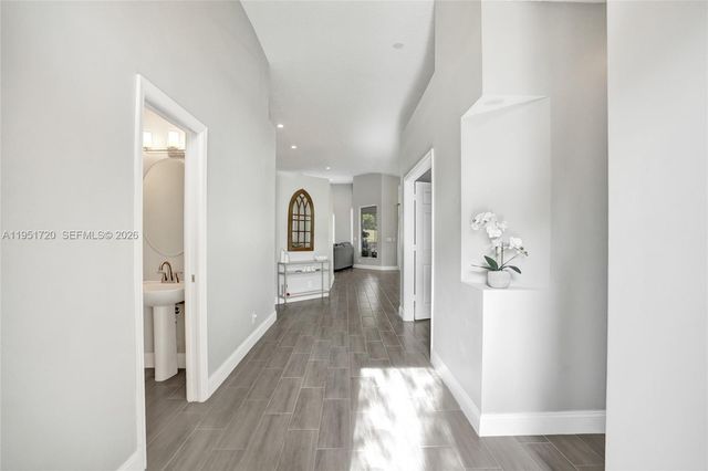 8795 NW 76th Pl, Tamarac, FL 33321